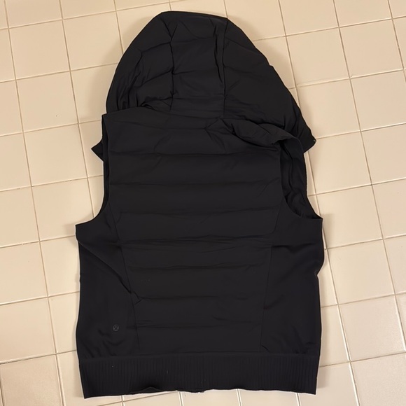 NWOT lululemon vest black size 6! - Picture 2 of 3